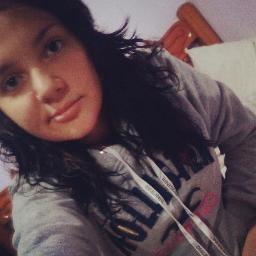 *Não ligo que me olhem da cabeça aos pés..porque nunca farão minha cabeça e nunca chegarão aos meus pés*
Bob Marley   *--*