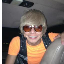 mi novio es brandon meza pero el no lo save jeje