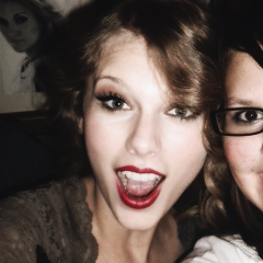 ijustholdon's profile picture. 