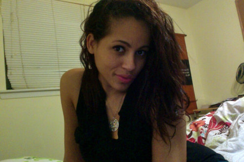 Born & Raised in Paradise, aka the Cayman Islands. University of Toronto Graduate. Pisces - dreamer lover believer ♥.  IG:erinnicole_xx