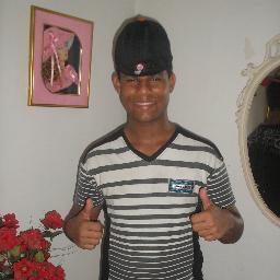 Estudiante de comunicacion social..! :) Musico Saxofonista..! Las cosas bellas no se ven se sienten :$ :D :)