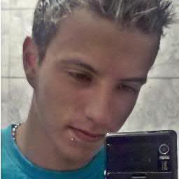 - Quem se define se limita, sou muito mais a liberdade de ser o que eu quiser!
