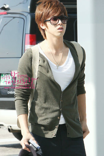 Leader TVXQ| Real Namja| Seme| Want play? Just dm or mention