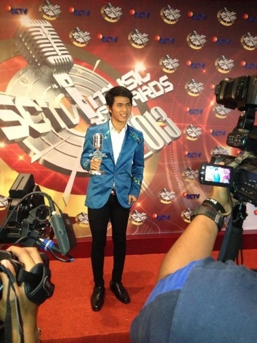 This the official fanbase Cakra Holic from Riau. Big love to @CakraKhanz Love more more and more :* and never lose suppot him