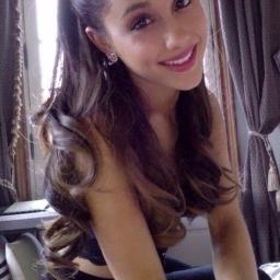 I am NOT ariana grande❤Follow me pls,i follow back❤janoskians,ariana,1D,selena And demi❤❤I'm new here❤❤