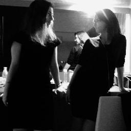 joeiwannou1's profile picture. brown hair with red highlights.