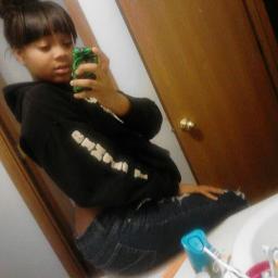 rip bango :( 11.11.12  follw my snuggle babe 
@x_LoveMarie & my pretty ass sissy :)@fvckloyalty_ & my keeper ,@KushPack_STANKY