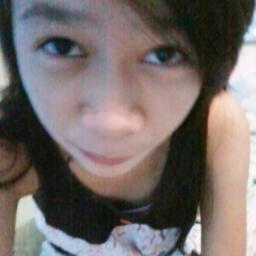 I'm a Girl/ Lavignian / Samdroid / Otaku/ Pink lover/ Matakaw ako sa Strawberries/ Matakaw din ako din ako sa kahit ano'ng pakain, basta masarap, GORA NA YAN !