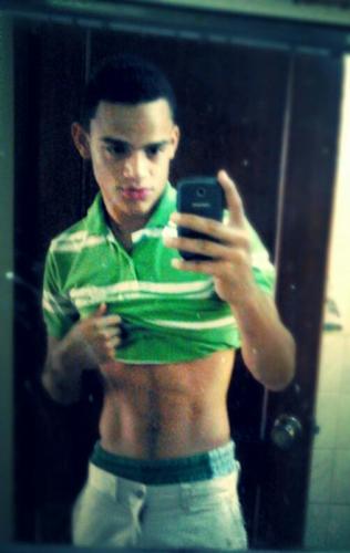 frankluisgenao's profile picture. Gracias a los que me critican a mis espaldas, me hacen darme cuenta que voy delante de ellos, Genial || Volleyball =]