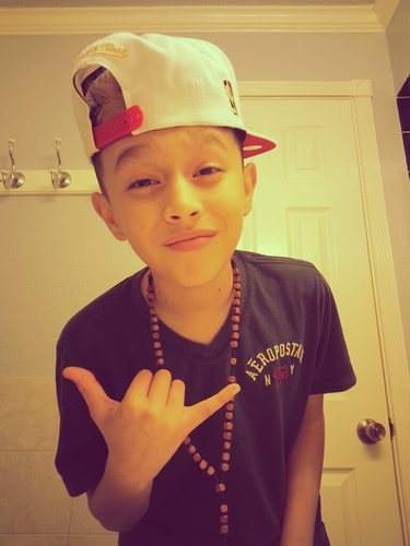 I love Aylen Garcia ^-^ 3 and tacos ^-^ , I'll follow back too c; and aylen is ugly cx