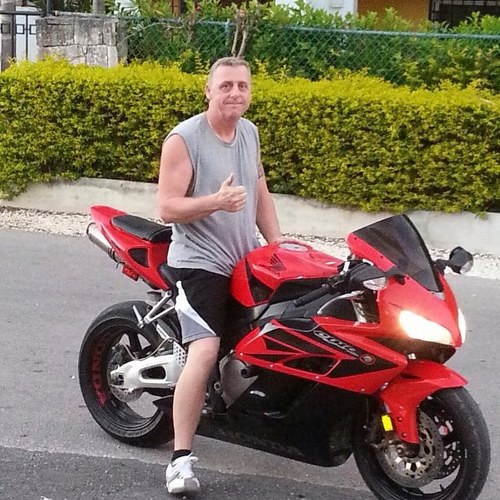 MotorayNantel's profile picture. 