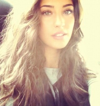Hi Im ANGEL SMITH. A simple girl with simple dream & goals..... I love her! --- @psychiat_RISH ❤❤--- I follow back, Just Ask.:)