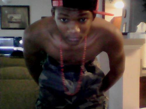 name is baby-j. yeah i go off alot, but not for no reason. try to hold it down by myself. working on a singing career. #TeamNewYork #TeamFollowBack