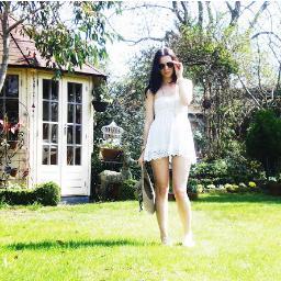 Blogger in London, Working for a Wedding Dress Designer, Ballet Dancer, Food Lover and Lifestyle Boss