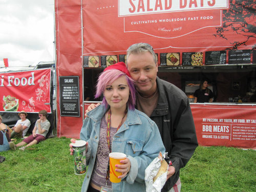 BrentfordDutch's profile picture. Dad, husband, music lover and Bee. And author of a book for children.