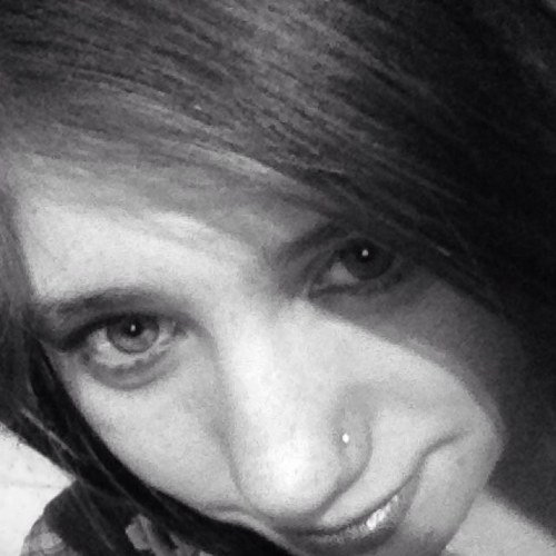 im 15 love Justin bieber, one direction, Austin mahone, follow me and I'll follow back