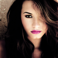 Fotos | Datos | Conciertos | Curiosidades y más   #LovaticsTillTheEnd, puede que no estuviesemos desde el principio, pero estaremos hasta el final
