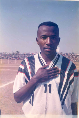 auguybunana's profile picture. né le 03/08/1968, suis statisticien et travail à la SNEL, la société d'électricité, suis également entraineur sans club pour le moment.