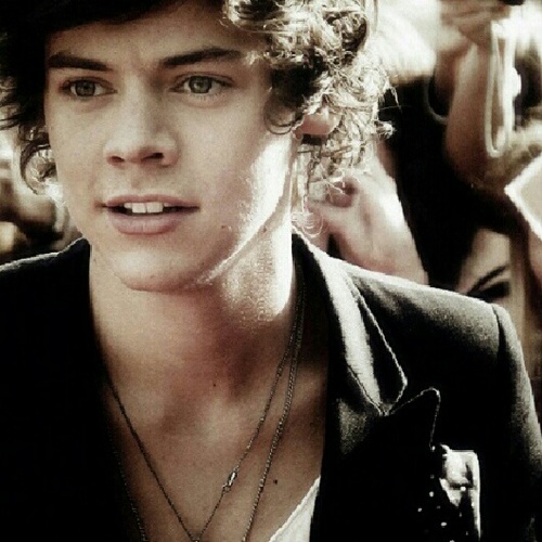 Hechos, noticias, exclusivas, fotos y mucho más de la preciosa ___ y su novio Harry Styles.