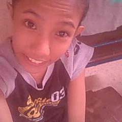 i am a girl i am smart i am pretty,, cute but humble.. i like talking to people who are smarter than me... im single and not yet ready for anything