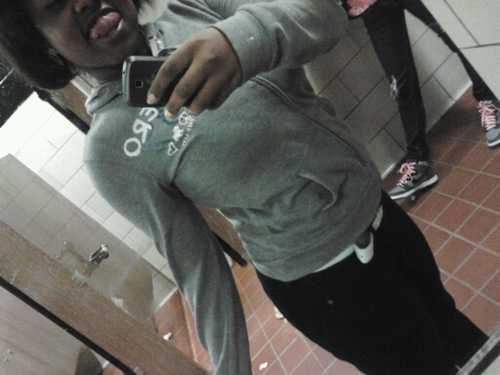 - Hey Yess Thiss Is Your Amazing Girlfriend On Your Page , ILoveYouu Manee :)) #KnowThatt !!