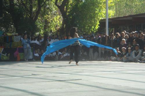 amante de la danza arabe soñadora y alegre.