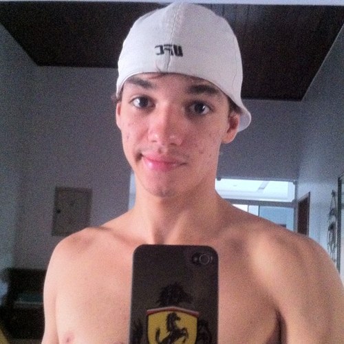Desde 1995, mostrando humildade e amizade para todos meus amigos, familiares e conhecidos.  Ousadia e Alegria ;D
