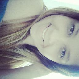 15 anos,  libriiiana, faaamilia, amigooos, deuus, 
     chocooolatee,  ciumenta, abuusada ,  extressaaada! '