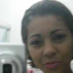 A coisa mais importante pra mim  é a minha família.(meu marido e meus filhos e a minha mae).
