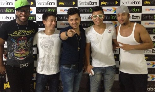 Este é o Twitter oficial do grupo Samba Bom sigam @juninhodsantos @rafa_ferreira1 @marcelodholanda @japasambabom @rick_sambabom @fabioprodutorsb .