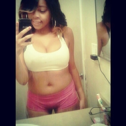 Dont Give af  Live Life &' have fun . 17 years young beautiful &smart turn that button blue FWM(:
