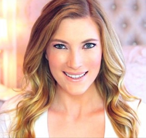 ElleFowlerFan's profile picture. Elle Fowler is my #1 idol!