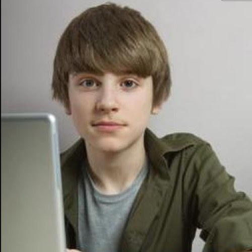 Hi i'm peter,16 from Dublin, follow me and i'll follow back :)