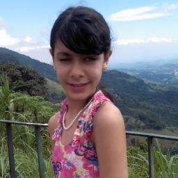 sou divertida,criativa e amo meus amigos, em especial Larissa , Hellen e Lisabelle amo vcs minha migas irmãs♥ .
