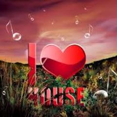 I  LOVE MAKING MUSIC THAT MAKES PEOPLE JOYFUL.AFRICAN HOUSE MUSIC IS WHERE I FIND THE BEAT TO MAKE THE SOUL HAPPY.