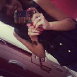 Já são 17;  ;D
Divaaa daa minhaa #Mãae :)  .  Corinthianaa Roxaa; Chocólatra; Milk Shake ee Batata Frita '
Me seguee no Twitter?!