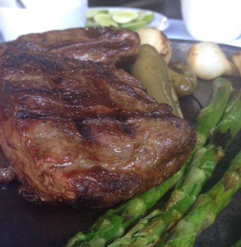 COMIDA INTERNACIONAL, CAVA Y UN SERVICIO ACOGEDOR.
TE ESPERAMOS
TEl. (442) 2-3-4-5-6-7-8