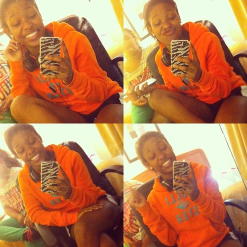 i just be chilling (: Singlee followME /3