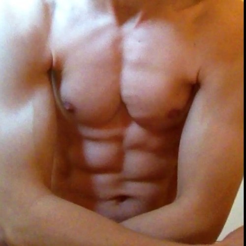 ThatGuyWithAbss's profile picture. Hi, follow me, I follow back :) I'm 15 and from Northwest UK :)