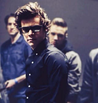 Hi. Still trying to figure out what to write on here ha ;) if you follow, thankyou. i follow back, ask! :) kbyeeeee