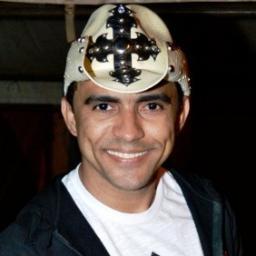 Perfil oficial do cantor e compositor nascido e criado no sertão pernambucano.
Shows: (87) 99103 - 2099 / (87) 3892 - 1198