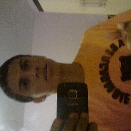 17 anos, Estudante, jogador de futebol.
