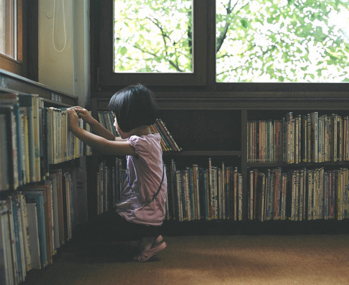 A daughter, semi-traveler, food hunter, booklover. A growing up learner~