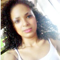 Umα meninα cheiα de sonhos,
que αcreditα no destino , que sempre esperα
muitooo do outros que se decepcionα&αprende.
     Simplesmente eu  !♥