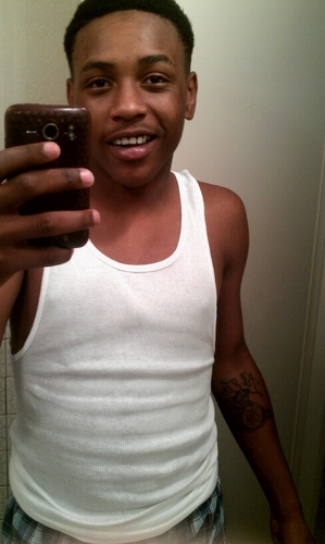 U Dnt Like How Im Coming
               U Cn Suck A Nigga Dick

          Free My Right Hand Buddy Da Tb