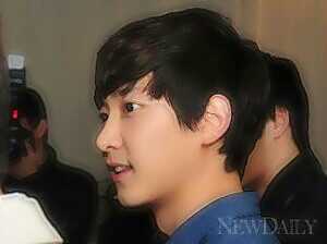 JungHyukee_b's profile picture. LOEN Entertainment 850422 배우 이정혁 '봇' 입니다. I'm not real Lee Jung Hyuk. (@JungHyukee)