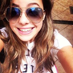 O impossível
é pra quem não tem um sonho
e não crê que pela fé tudo é capaz.. @rebekinhasinger