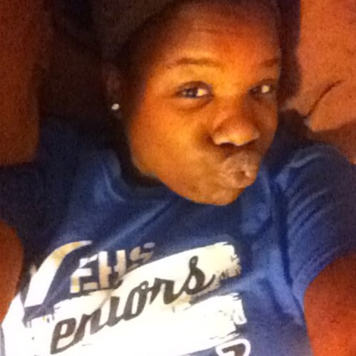 Im 18! GOD FIRST! Hoping for the best in life! Married/ Taken - 01/20/2013 Husband- @Game_Winning_3 Follow me on Instagram @Mz_Peaches('13)