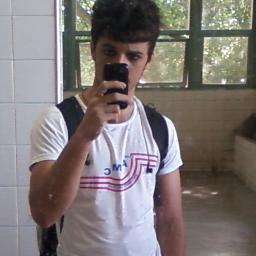 ''Viva a sua vida e os outros que se fodam, faça oque você quiser seja você mesmo.''