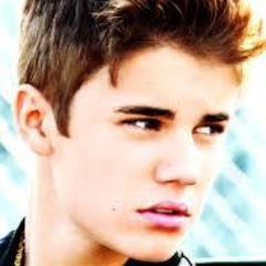 Amo o Justin Bieber , sou bonita, divertida e engraçada !! I am Belieber , problem?